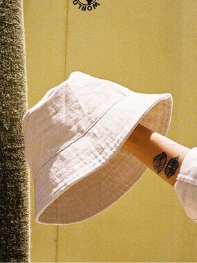 Everybody.World Cream Recycled Cotton Canvas Bucket Hat S